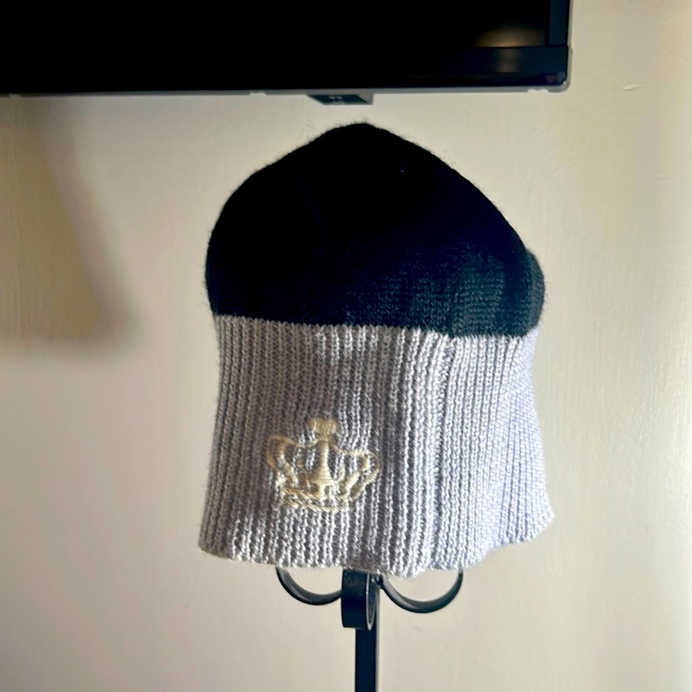 VINTAGE Juicy Couture Gray and Black Knit Hat with Cream Crown Logo - Picture 3 of 4